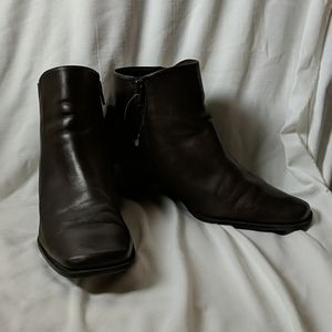 White Mountain Brown Leather Boots 9 1/2